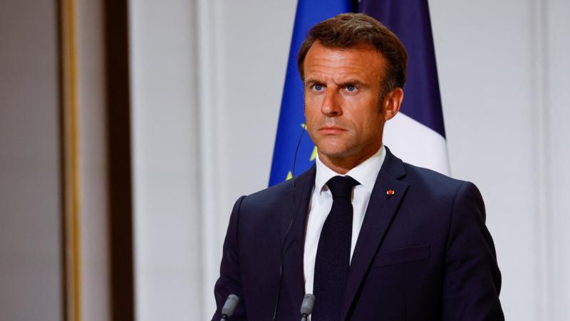 Fransa'da Macron'un "yeni hükümetin hemen kurulamayacağı" mesajı tepkiye neden oldu