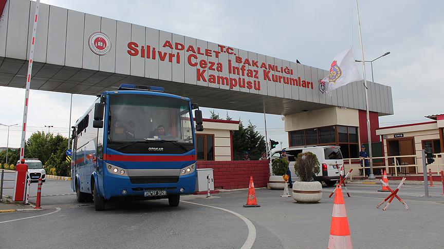 İstanbul'daki darbe davası sanıklarına ceza yağdı
