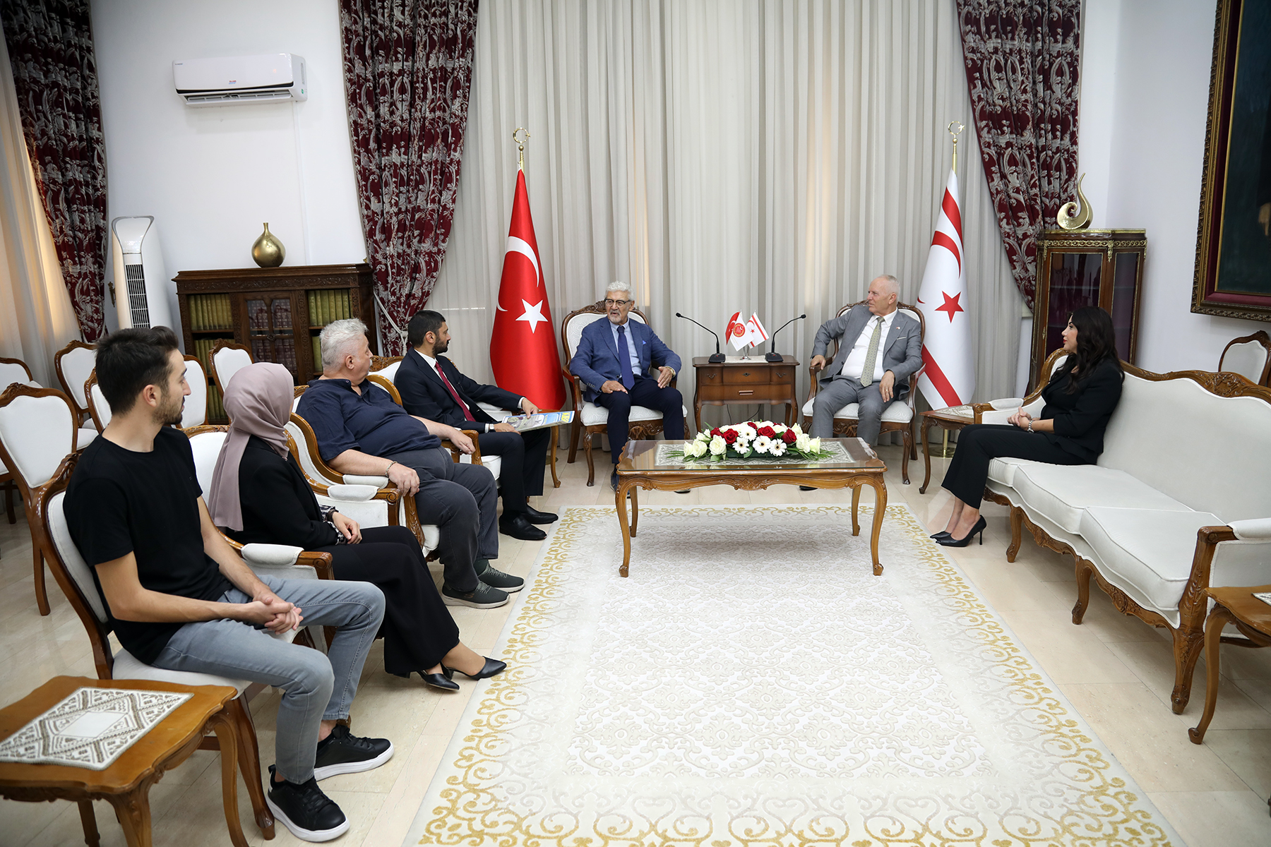 Meclis Başkanı Töre, Samtay Vakfı heyetini kabul etti