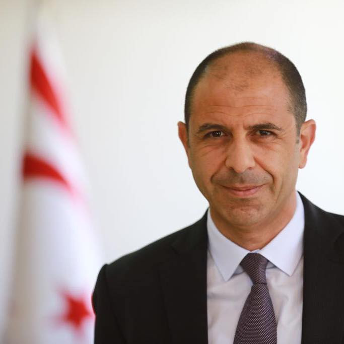 Özersay’dan hükümete eleştiri… “İki devletin savunulduğu bir dönemde devlete olan inancı yıprattınız”