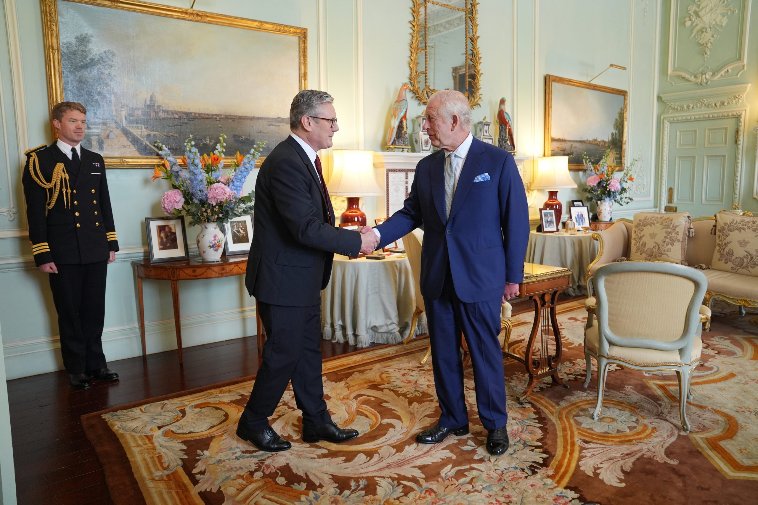 Starmer, Kral 3. Charles tarafından hükümeti kurmakla görevlendirildi